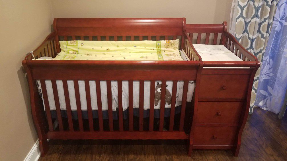 Sorelle Crib with changing table and storage
