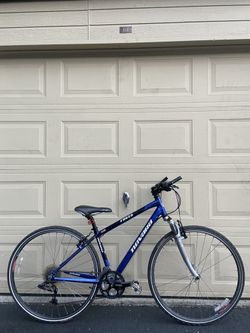 Novara Forza Hybrid Bicycle – 14” Small Frame – 700c – 24 Speed – Bike