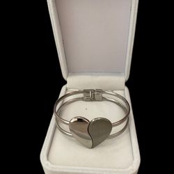 Silver Colored Hinge Bangle Bracelet With Heart Clip-on Bracelet Pickup In Naperville Only
