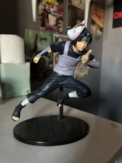 Itachi Statue 