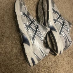Size 10 ASICS $60-70