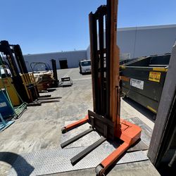 Forklift Straddle Stacker Electric 132” 2000 LB Big Joe Walkie