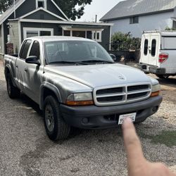 2003 Dodge Dakota 