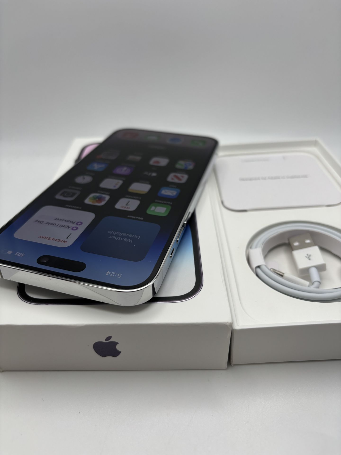 White iPhone 14 Pro Max 128gb unlocked for any carrier battery 