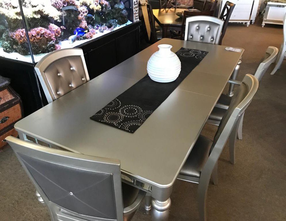👉 $39 down payment 🍵  -  🧁    Orsina Silver Mirrored Extendable Dining Set 🎂