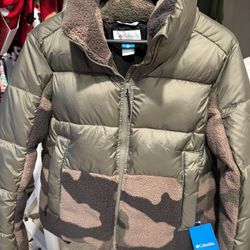 Women’s Columbia Jacket Size L Brand New!!  