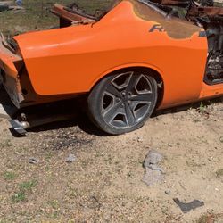 2014 challenger  rims still good only one left 