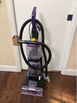 Carpet cleaner vacuum . Tested works . Photos .