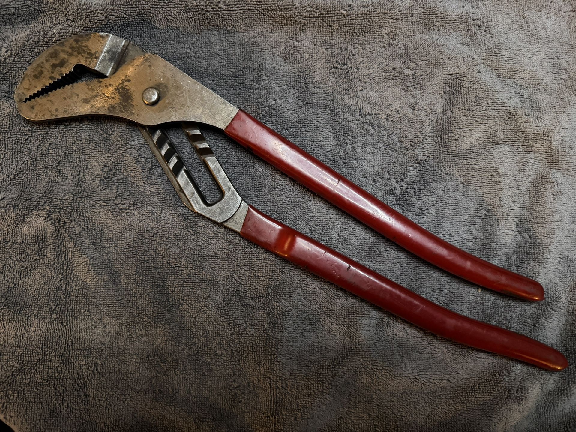 Blue Point CH460 16” Adjustable Pliers