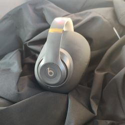 Beats Studio³ Wireless Headphones with Case