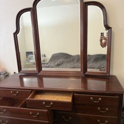 Cherry Wood Ethan Allen Bedroom Set