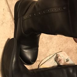 Kohl’s Black Knee High Girls 5 Medium Boots Very Good Condition 