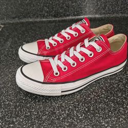 Converse womens 7.5 like new