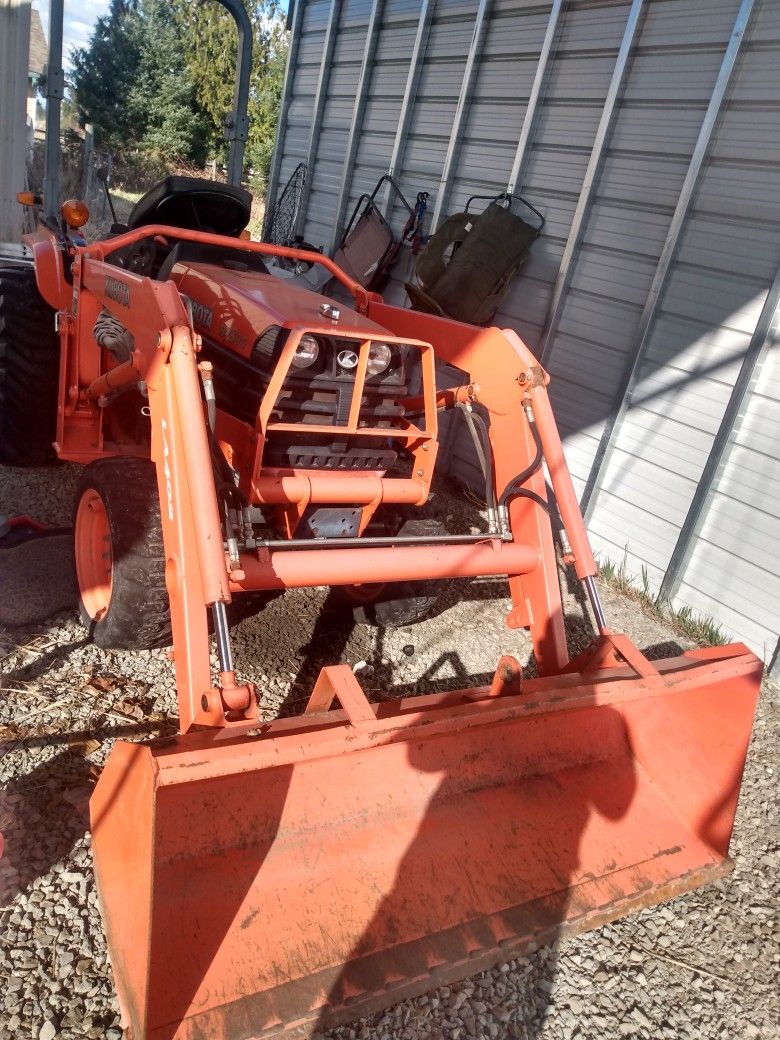 Kubota B7800 Series Tractor With All Attachments for Sale in Buckley, WA OfferUp
