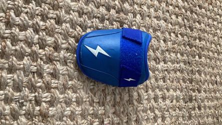 Bruce bolt elbow guard
