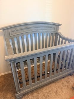 Oxford Baby Crib 4-in1 convertible with mattress