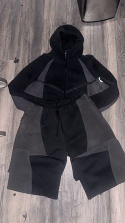 6th gen Nike thech with sweats