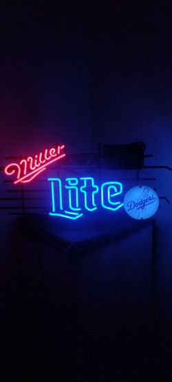MILLER LITE DODGERS NEON SIGN . DODGERS & ANGELS BOBBLEHEADS AVAILABLE.( ALSO PLENTY OF NEON SIGNS / LIGHTS AVAILABLE FOR SALE ) TAP HANDLES