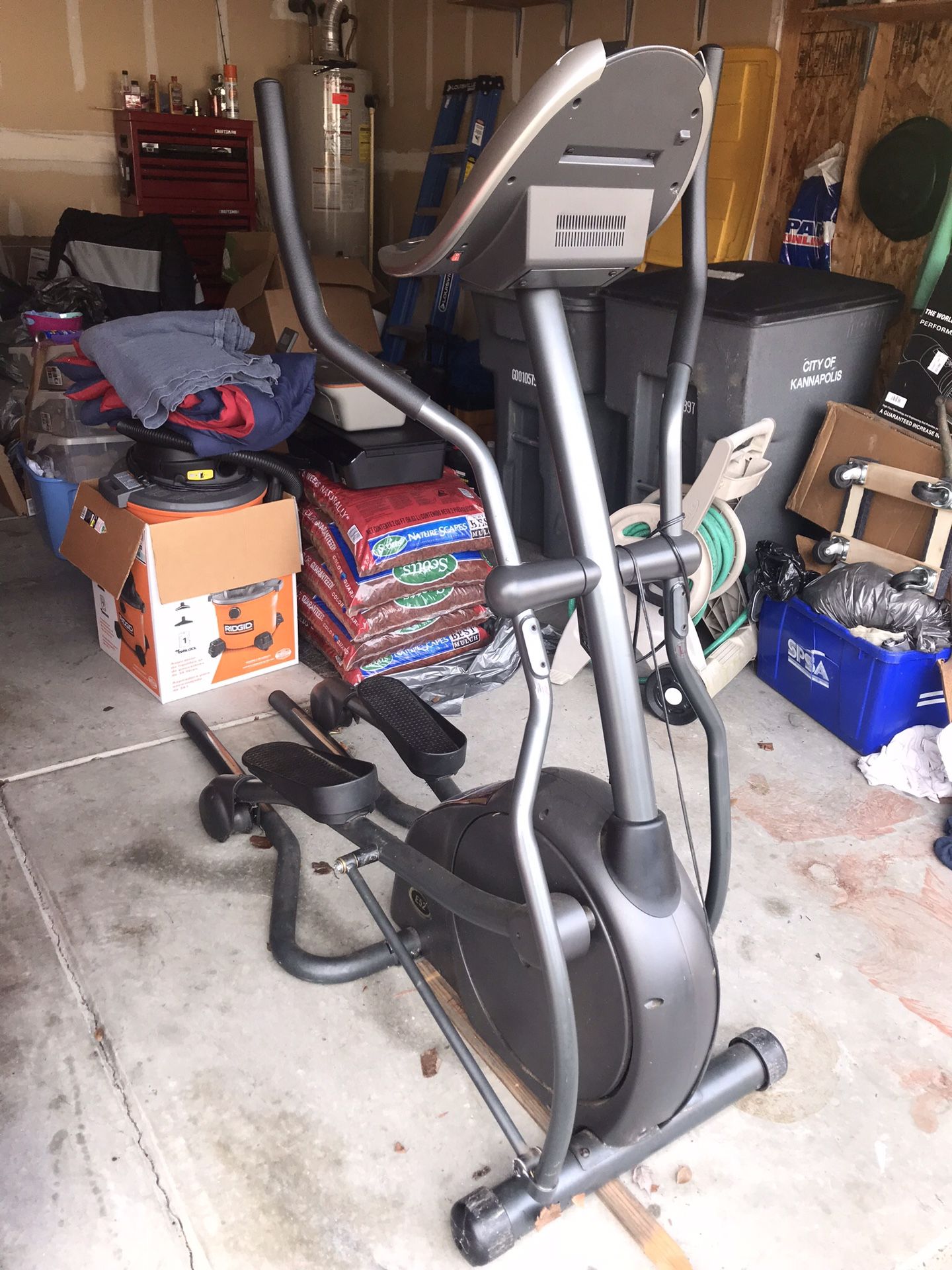 Horizon E52 Elliptical Excellent Condition $100 OBO