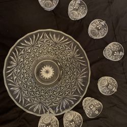 Punch Bowl With 8 Cups