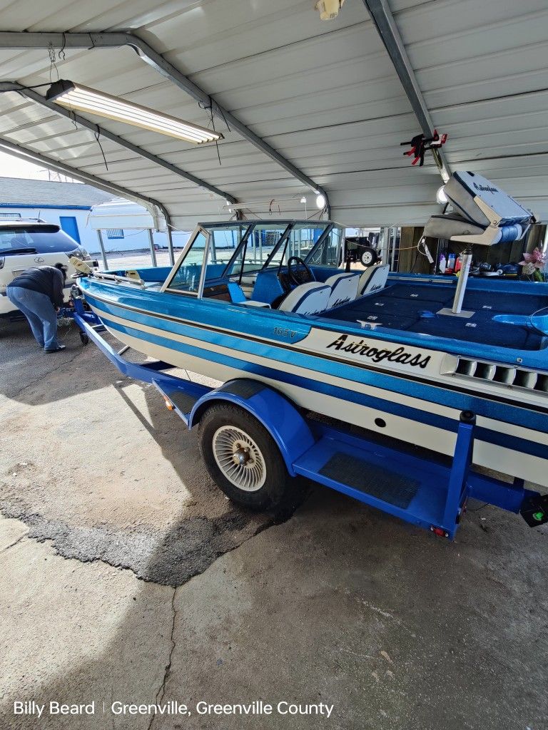 1985 Astroglass Bass Boat With 1996 Johnson Fastdtrke 115