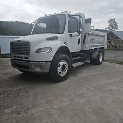 clean low mi 08 freightliner dump truck auto trans 