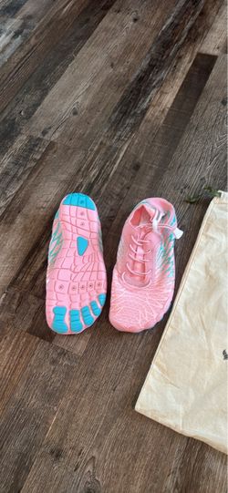 Hike Barefoot shoes size 9
