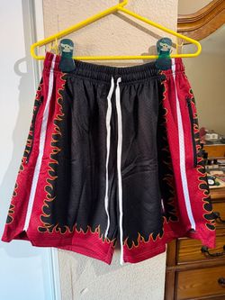 COLLECT & SELECT BASKETBALL SHORTS