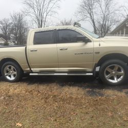 Fully Loaded 2011 Ram 1500 SLT Crew Cab