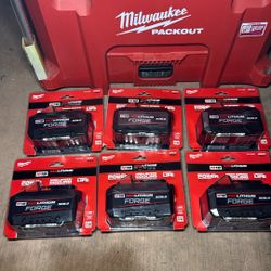 Milwaukee M18 Red Lithium Forge Xc8.0 ah (NEW) 