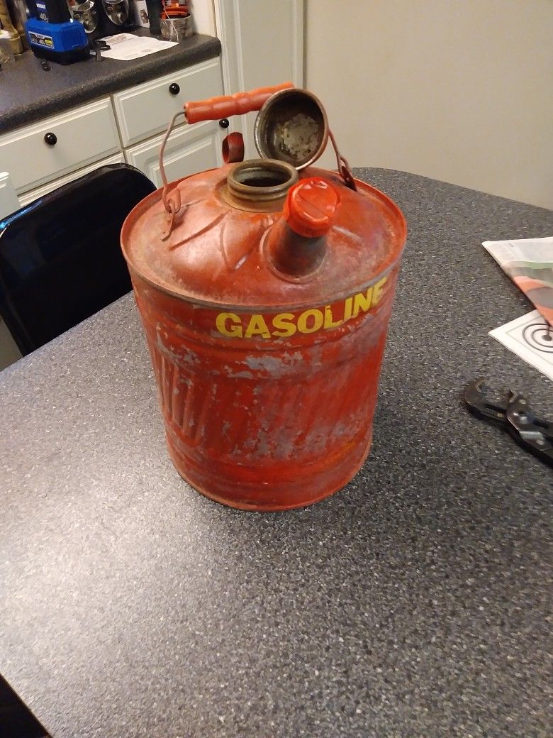 Vintage. Galvanized Gas Can. 2.5. Gal.  28.00