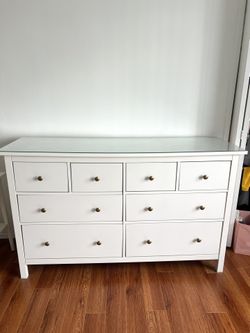 HEMNES White 8-drawer dresser