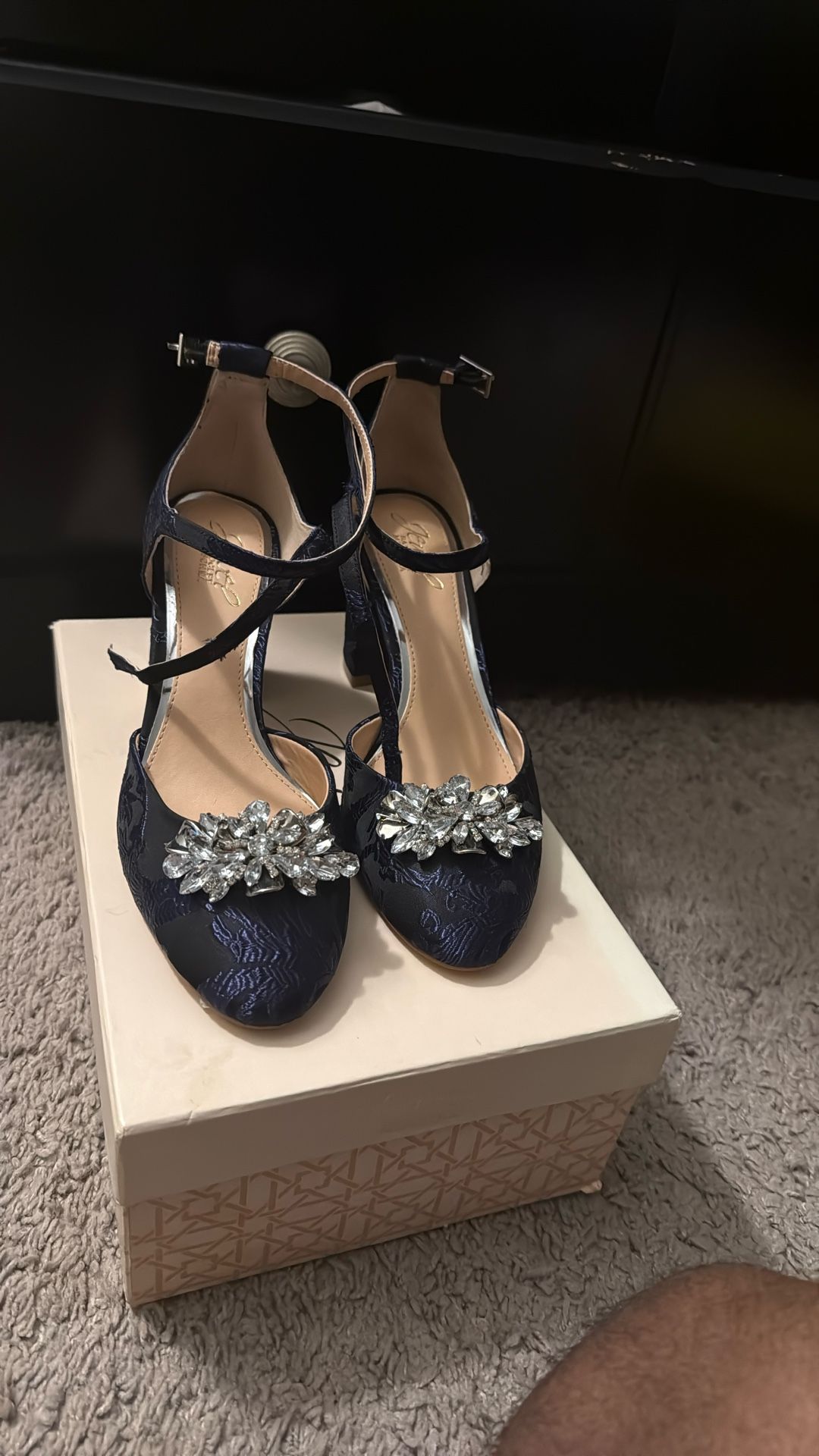 Jewel Badgley Mischka