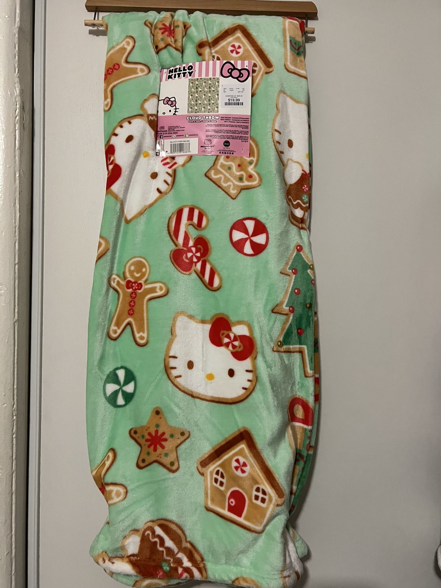 Hello Kitty Christmas Blanket
