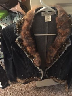 West 36th jean jacket w fur