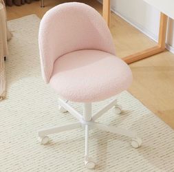 Cute Vanity Chair in color gentle pink 💖💖