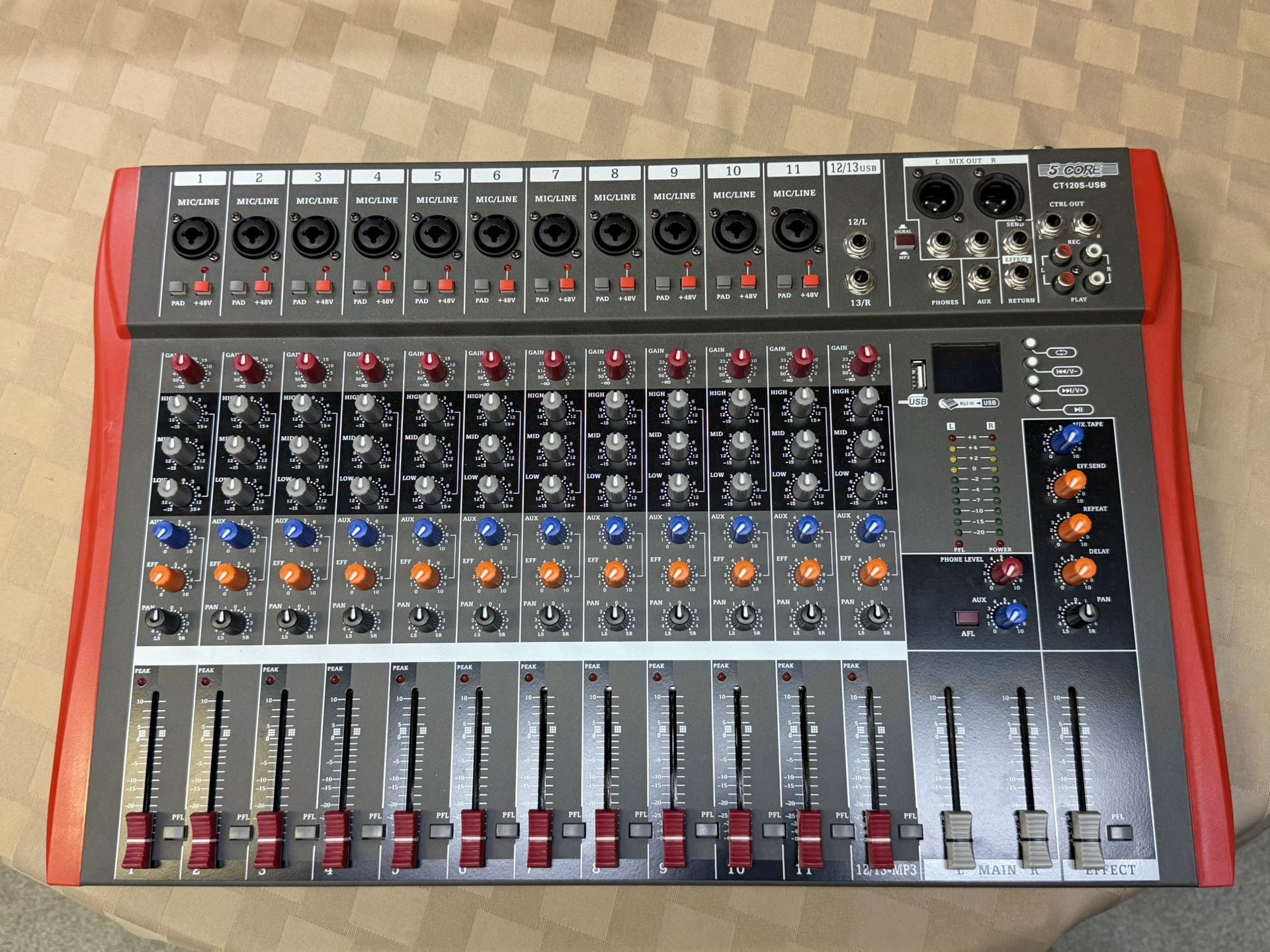 12 Channel Mixing Board