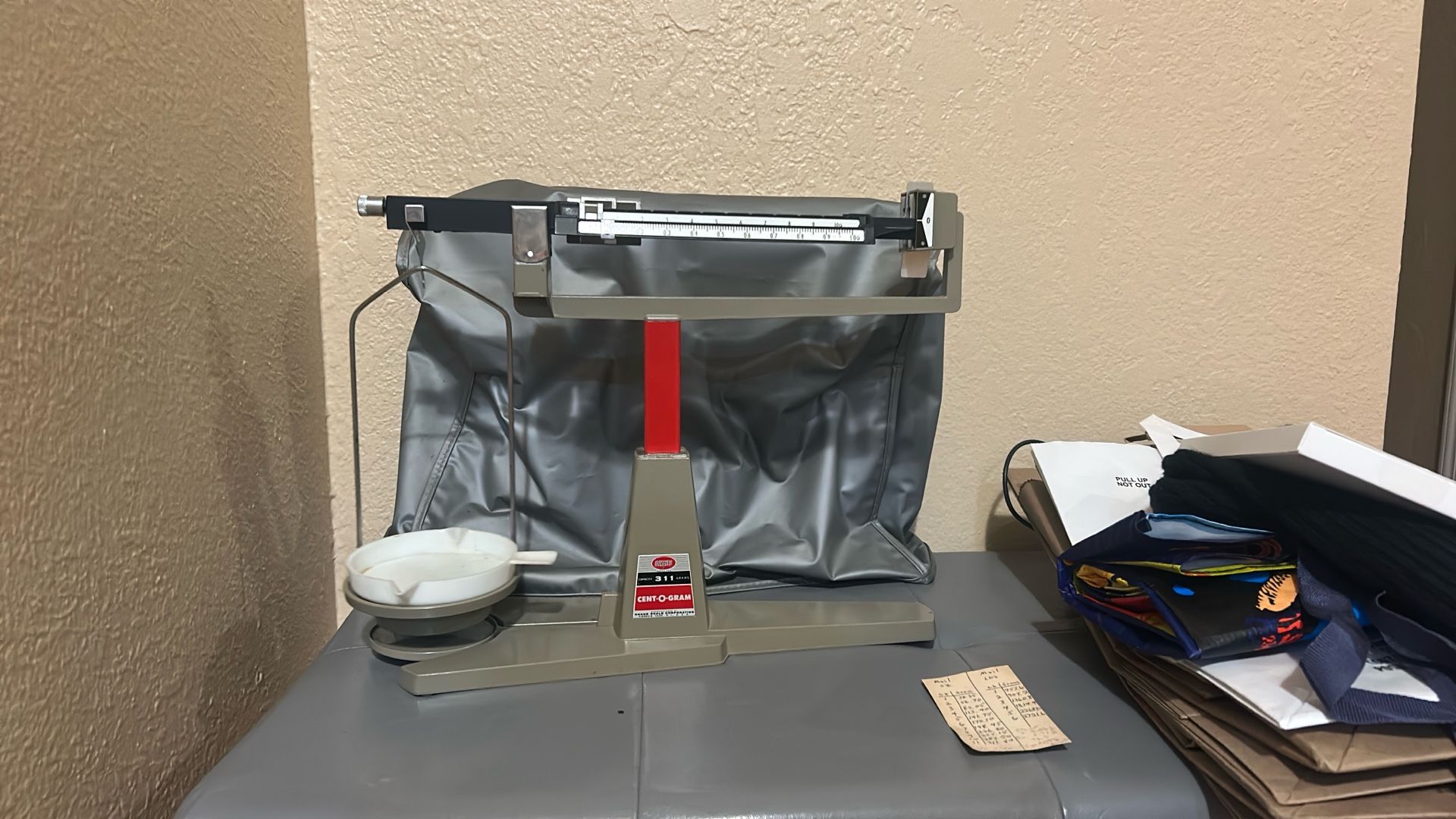 311 gram quadrupole beam balance