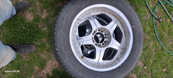 6 Lug Universal Chrome 20" Wheels