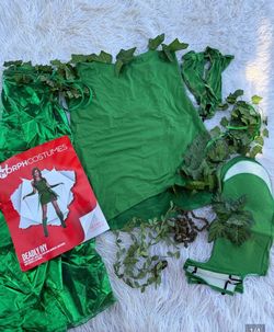 Women’s poison ivy costume