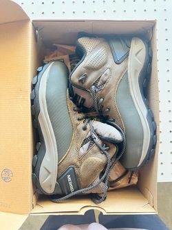 Women’s Hiking Boots - Merrell Size 8