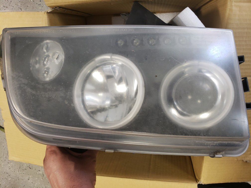 2010 dodge charger headlights and pig tail