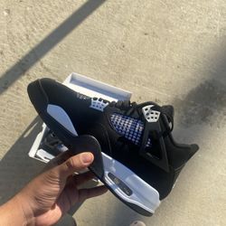 Jordan 4 White Lightnings