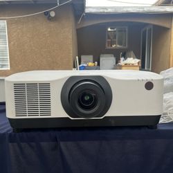 Sharp NEC Display Solutions NP-PA804UL-W laser projector