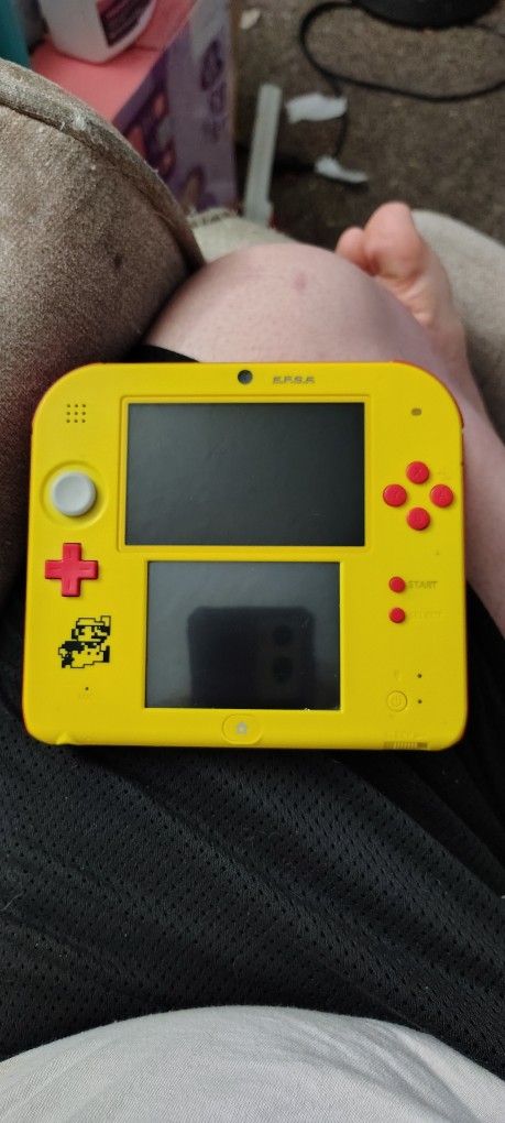 Nintendo 2DS + pokemon Sun