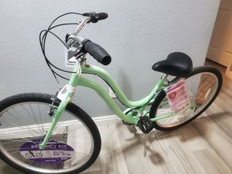 Huffy Bike Aluminum Parkside 27.5 7 Speed New Ready To Ride good condition I'm located walnut and Craig check my page