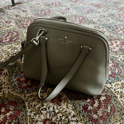 LOW PRICE MOVING- KATE SPADE $350 + TAX LEATHER CROSSBODY GRAY PURSE 