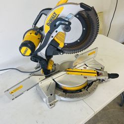 DEWALT 15 Amp Corded 12 in. CompoundDouble Bevel Miter Saw