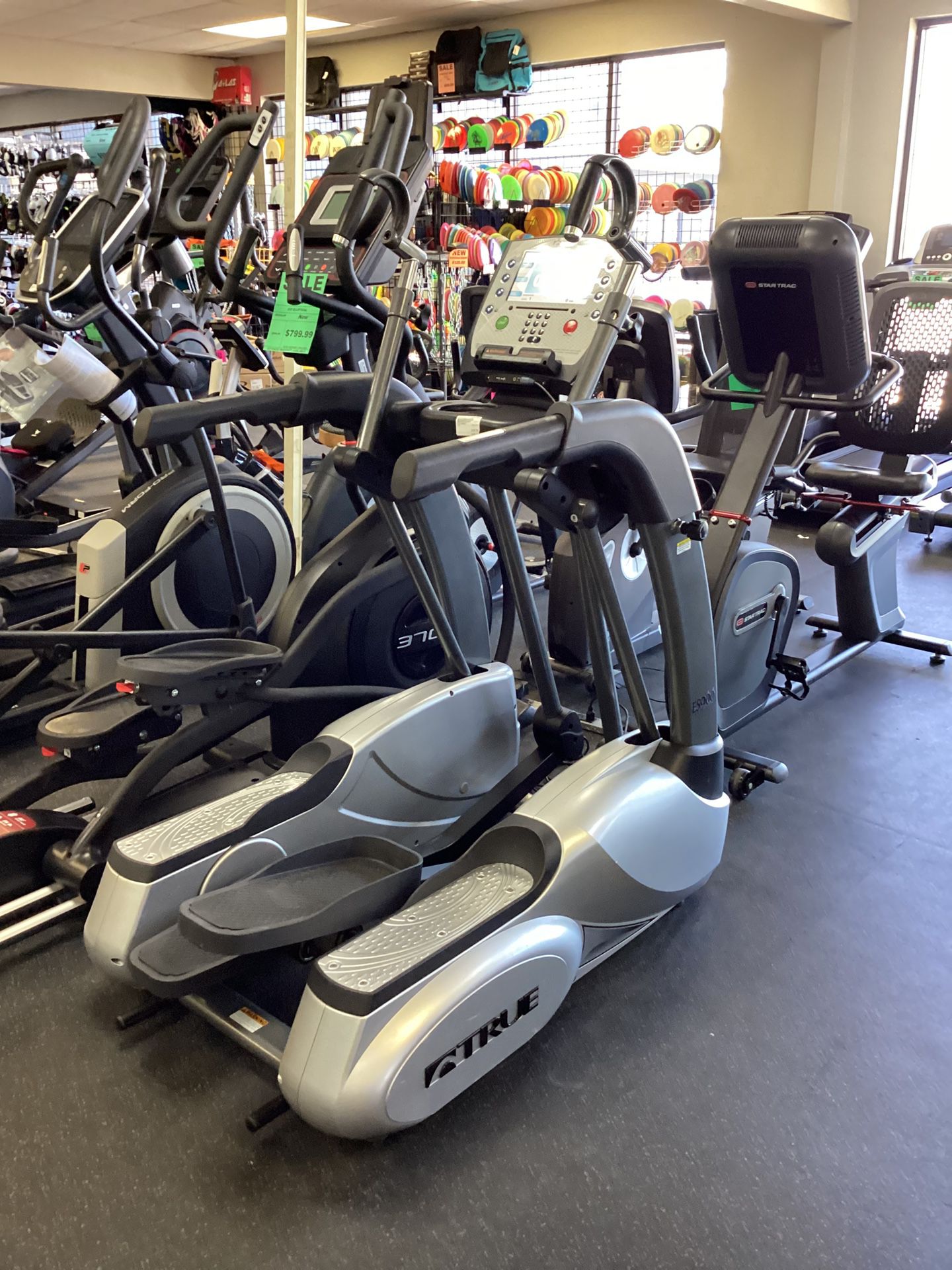 True ES900 Elliptical With Adjustable Stride From 16” To 27”