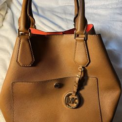 Micheal Kors Purse 